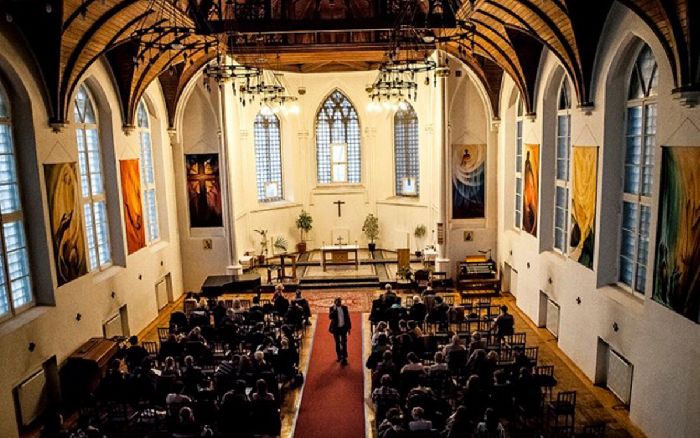 Англиканская церковь кратко&nbsp;чем отличается от католической и&nbsp;что проповедует