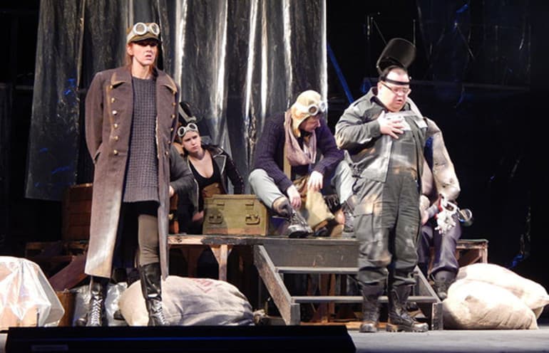 &laquo;Добрый человек из Сычуани&raquo; &mdash; краткое содержание пьесы Б. Брехта