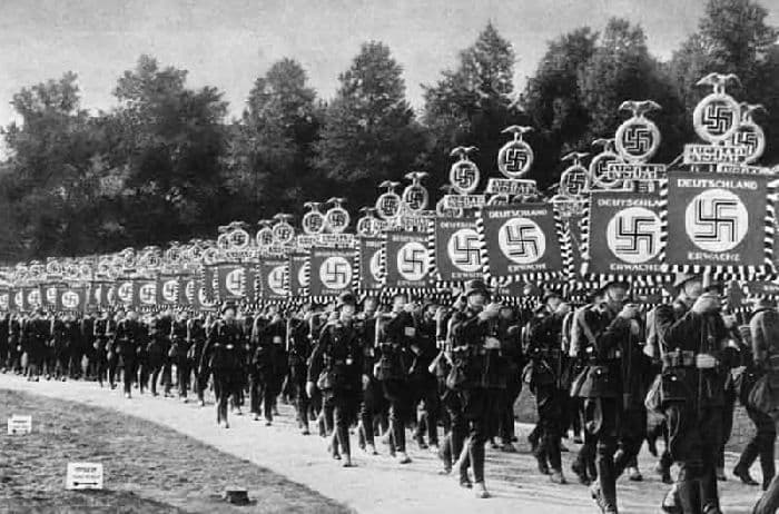 Фашизм и нацизм &ndash; разница, чем отличается нацист от фашиста, различие в краткой таблице