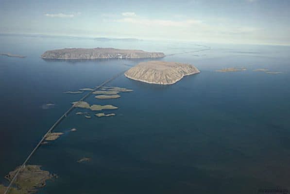 Географическое положение материка Северная Америка относительно других материков и экватора