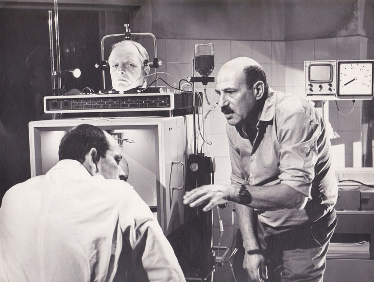 &laquo;Голова профессора Доуэля&raquo; &mdash; краткое содержание романа Александра Беляева