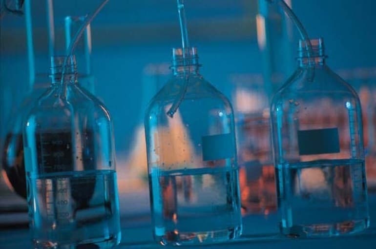 Химические свойства оснований &mdash; примеры реакций с веществами