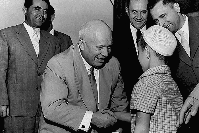 Хрущевская оттепель (1953 &mdash; 1964) &mdash; политика, основные события и итоги правления Н. Хрущёва