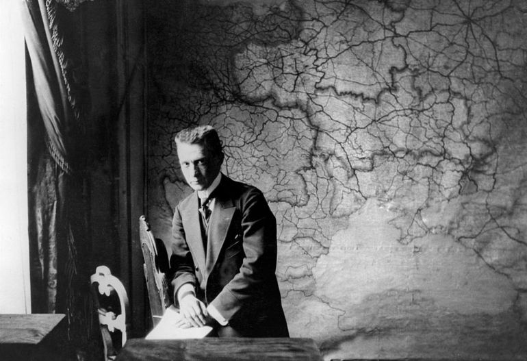 Исторический портрет Александра Федоровича Керенского &mdash; характеристика деятельности