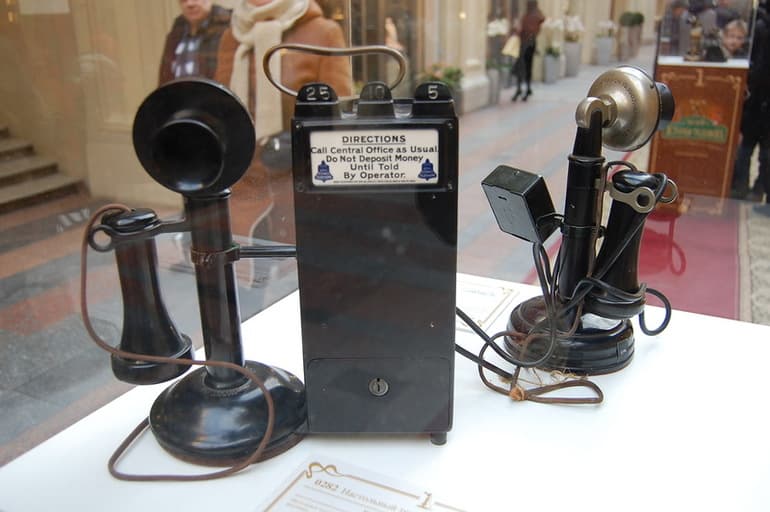 Изобретение стационарного телефона и создатель мобильного