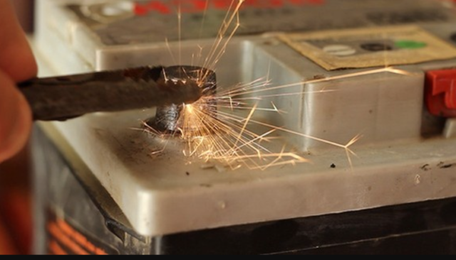 Короткое замыкание &ndash; определение и формула для электрического тока кратко (физика 8 класс)