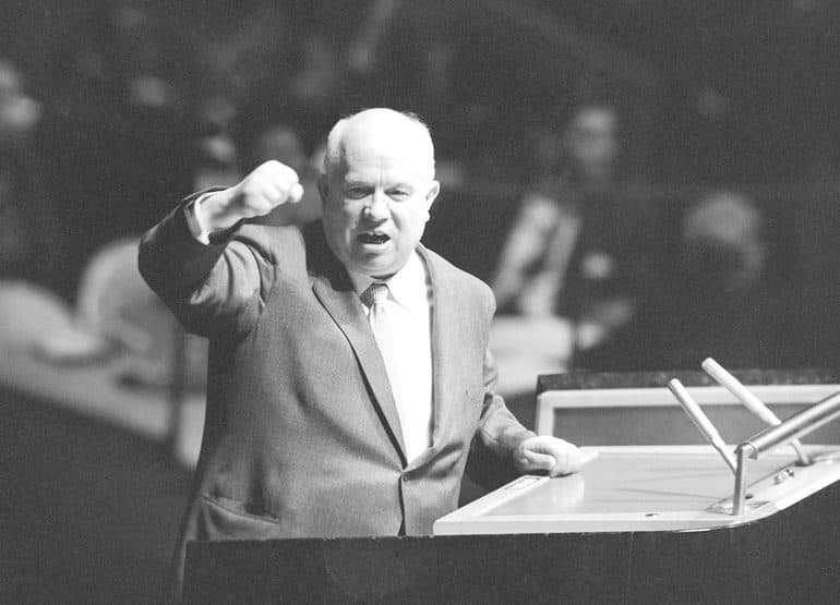 Культ личности Сталина &mdash; причины формирования и разоблачения