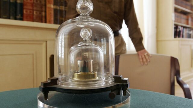 Масса тела &ndash; уравнение, расчет формулы и единицы в физике кратко