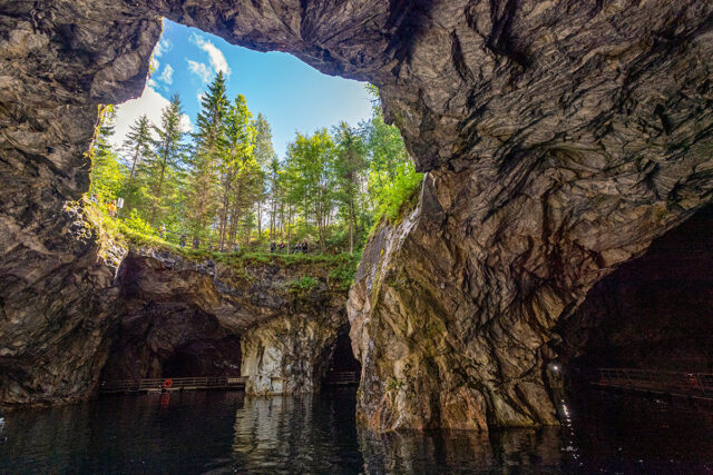 Мрамор – горная порода, происхождение, вид, описание для сообщения кратко (2 класс, окружающий мир)