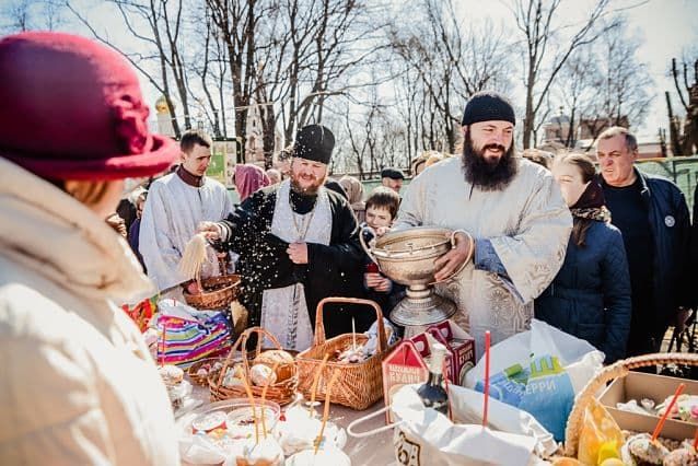 &laquo;ОсвЕщать&raquo; или &laquo;освЯщать&raquo;?