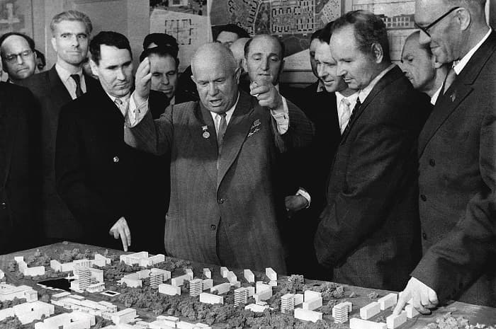 Политика Хрущева &mdash; основные мероприятия внутренней и внешней политики