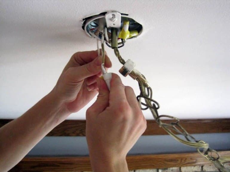 Последовательное и параллельное соединение проводников — формулы и примеры расчетов