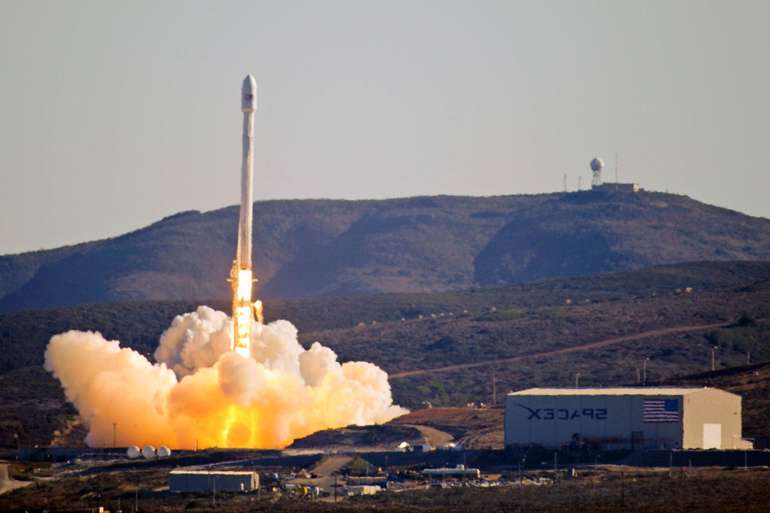 Реактивное движение — определение в физике, история открытия, суть, формула