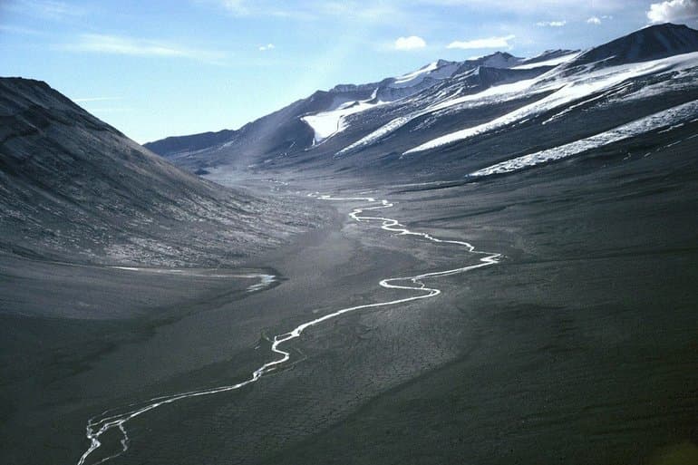 Реки и озера Антарктиды &mdash; список крупнейших водоемов