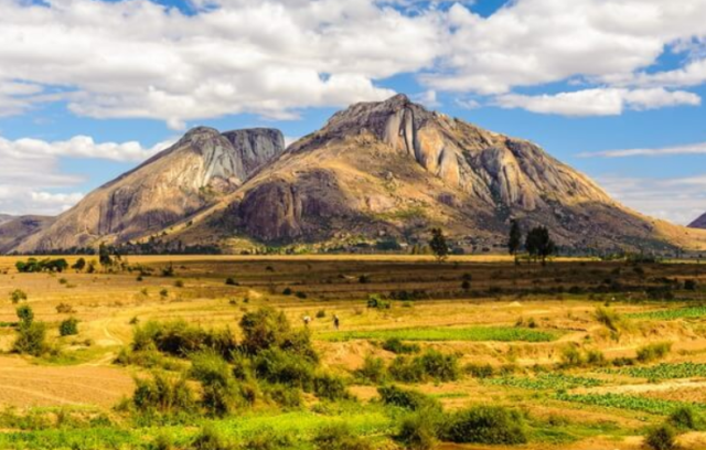 Рельеф Мадагаскара – описание формы рельефа острова по плану и особенности кратко (7 класс, география)