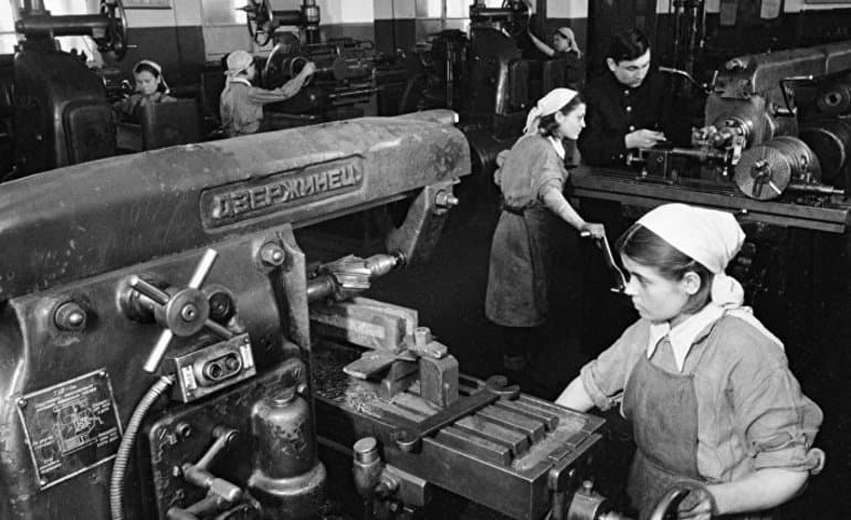 СССР в послевоенные годы (1945-1953) &mdash; развитие событий, достижения и жизнь людей