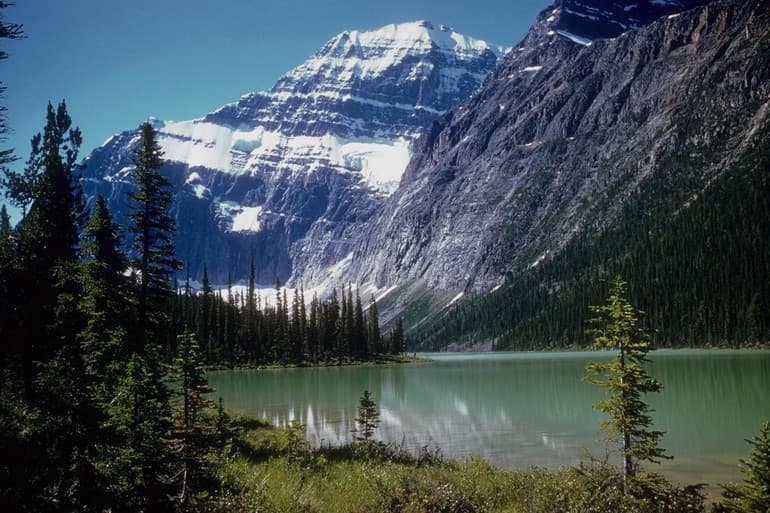 Уральские горы: полезные ископаемые и географическое положение