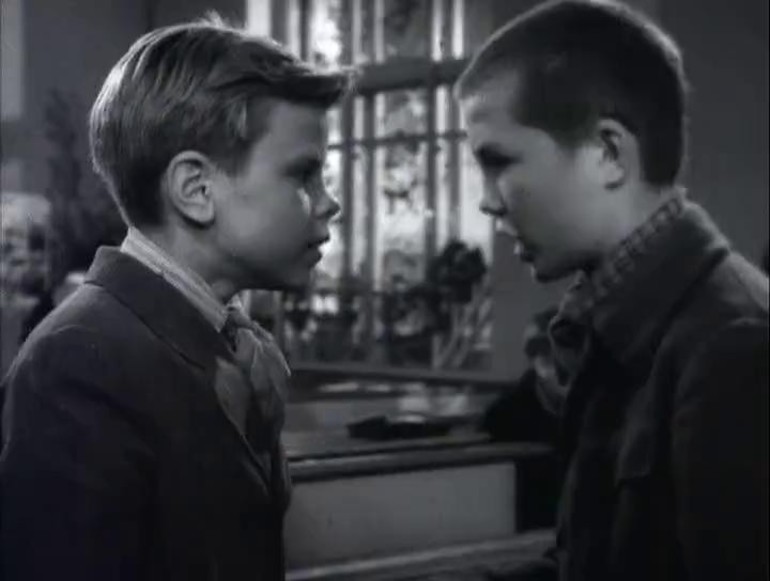 &laquo;Васек Трубачев и его товарищи&raquo; &mdash; краткое содержание повести Валентины Осеевой