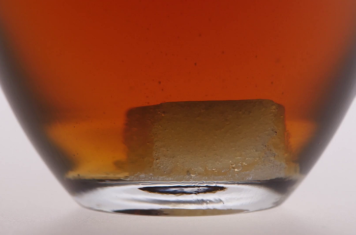 Вода как растворитель — свойства, значение и примеры