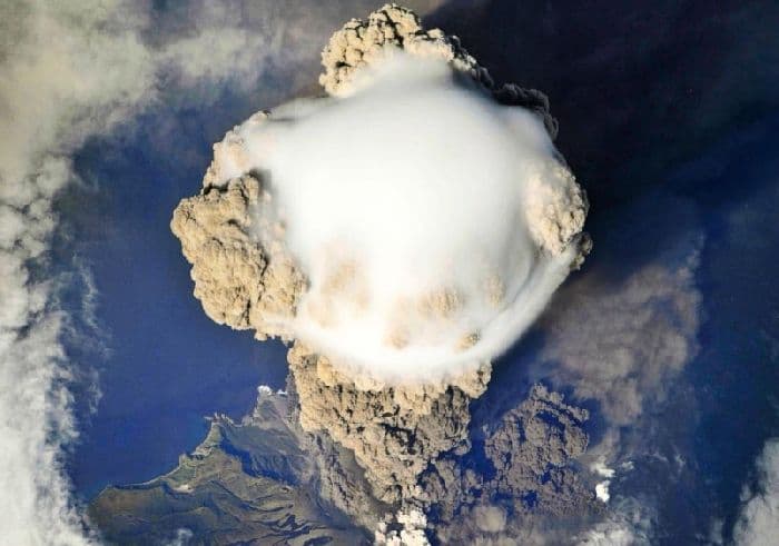 Вулканы в России на карте с названиями, действующие на территории страны