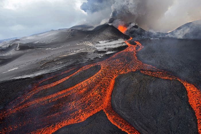 Вулканы в России на карте с названиями, действующие на территории страны