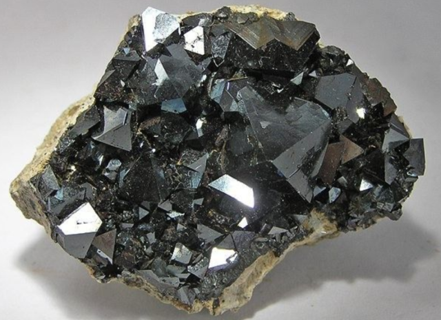 Железная руда &ndash; кратко для детей и доклада (4 класс, окружающий мир)