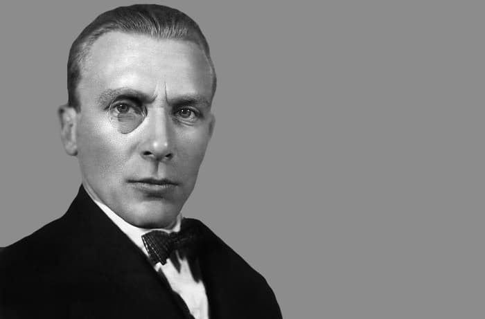 «Зойкина квартира» — краткое содержание пьесы Михаила Афанасьевича Булгакова